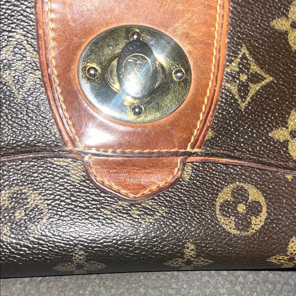 Louis Vuitton Monogram Turnlock Wallet